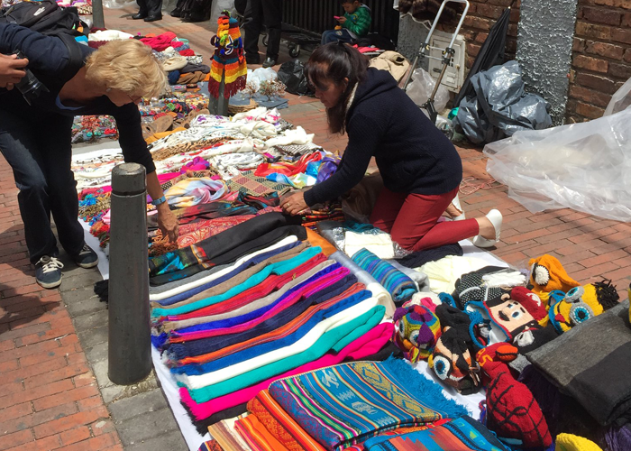 ¿Qué hay detrás del desalojo de artistas, artesanos y vendedores de Usaquén?