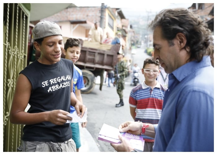 Medellín recibe premio por sus políticas en educación