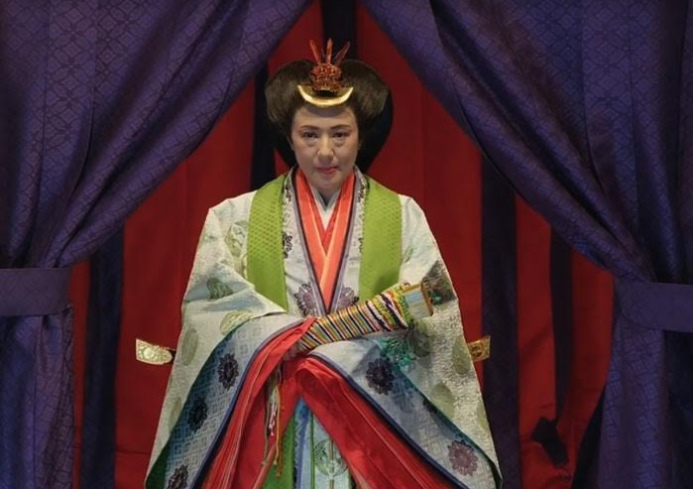 La princesa triste ahora emperatriz del trono más antiguo del mundo