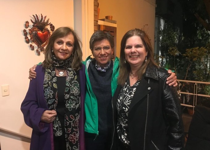 Portazo a Petro y abrazo a Claudia López