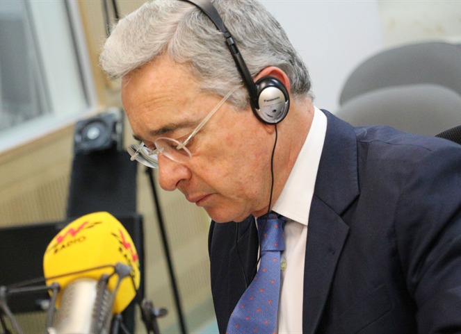 El ataque de Álvaro Uribe y sus seguidores a una periodista de la W