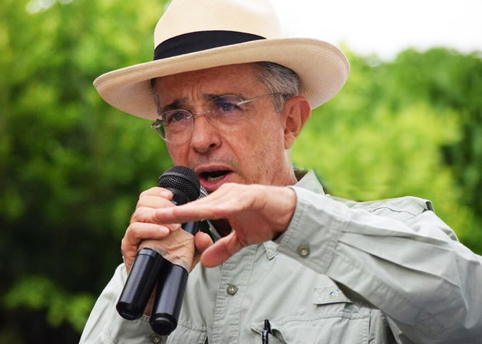 La incoherencia de Uribe: le molesta que le digan matarife, pero no llamar a sus detractores como quiere