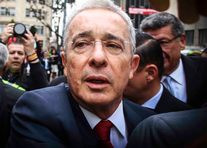 De Álvaro Uribe Vélez y la Oficina de Envigado