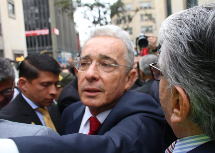 ¡Estamos con Uribe!