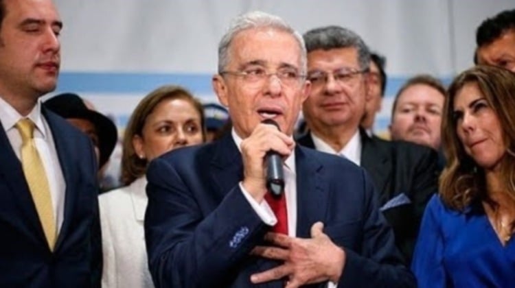 Pelando el cobre. Los sofismas de Uribe