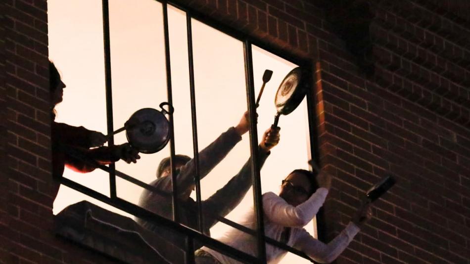 Cacerolazo: la protesta que se extiende por las ciudades de Colombia