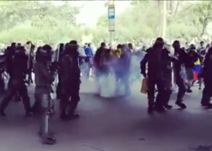 El ataque del Esmad a las manifestaciones que iban al Dorado