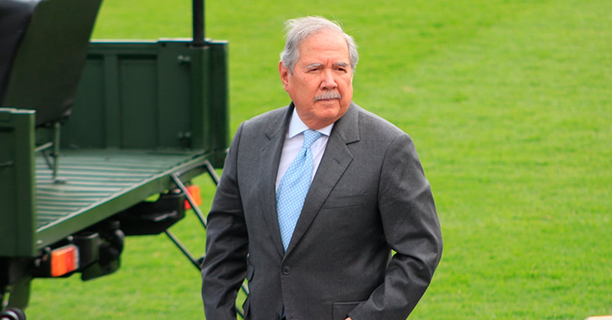 Las embarradas del ministro de Defensa que lo sacaron del cargo