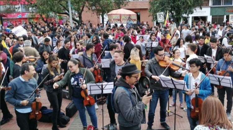 Pelando el cobre. ¡Adelante con El Paro Vital...!