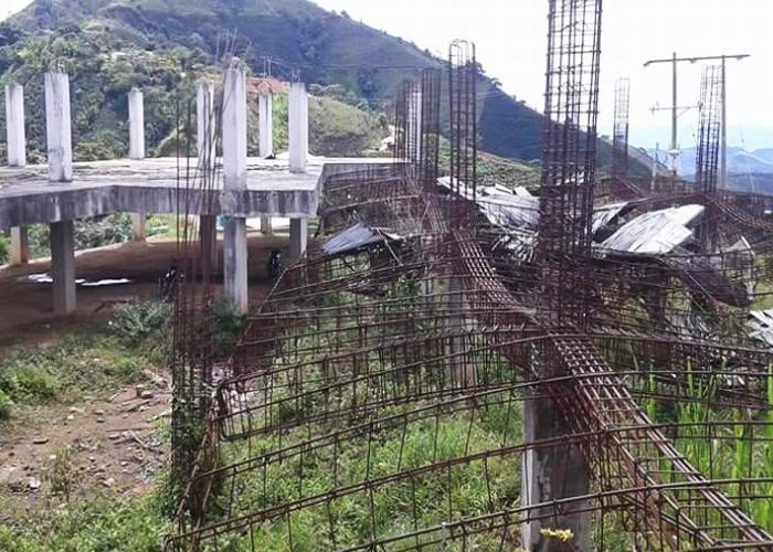 De ollas raspadas, adanismos y elefantes blancos