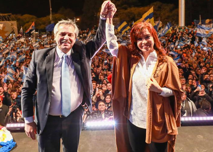 Argentina: un gobierno que se va y otro que vuelve