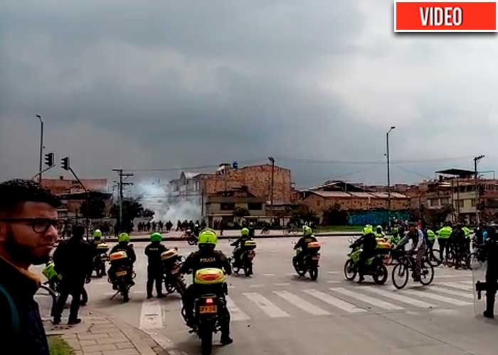 En barrios del Sur de Bogotá, el Esmad está lanzando gases lacrimógenos a las casas