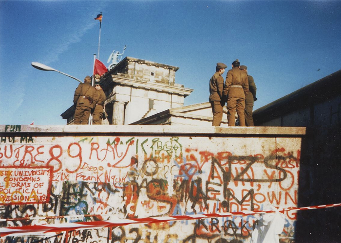 Cuando cayó el Muro de Berlín y llegó el posmodernismo