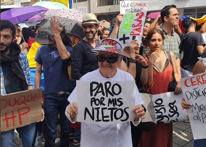 ¿Qué pide la gente que salió a la calle?