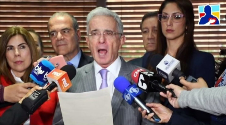 El comunicado de un Uribe en dificultades y desesperado