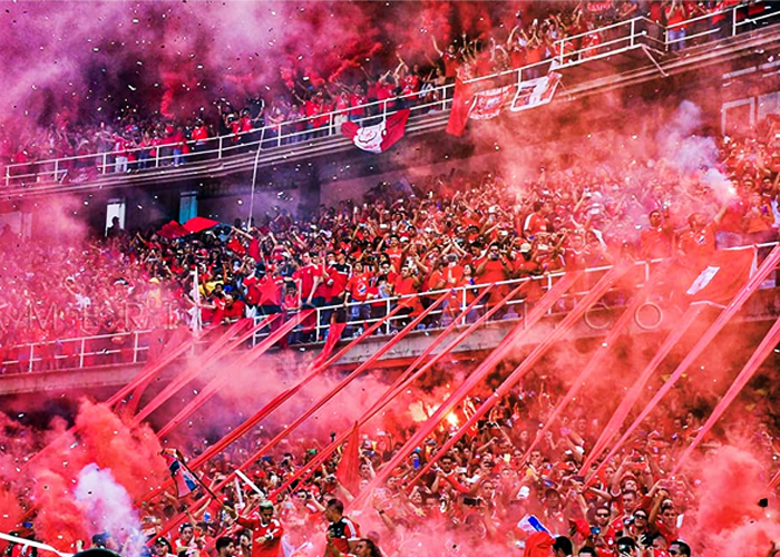 ¡Que viva el América, carajo! ¡Que viva el paro y que no se nos olvide marchar!