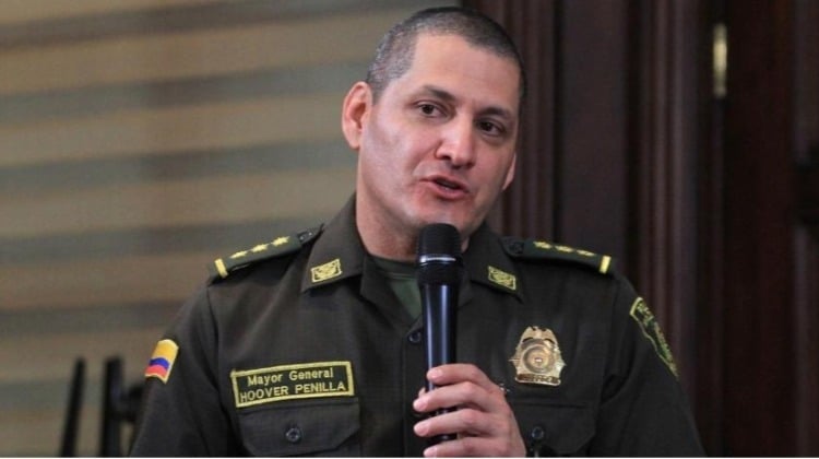 Pelando el cobre.  ¡Qué Penilla de gobierno!