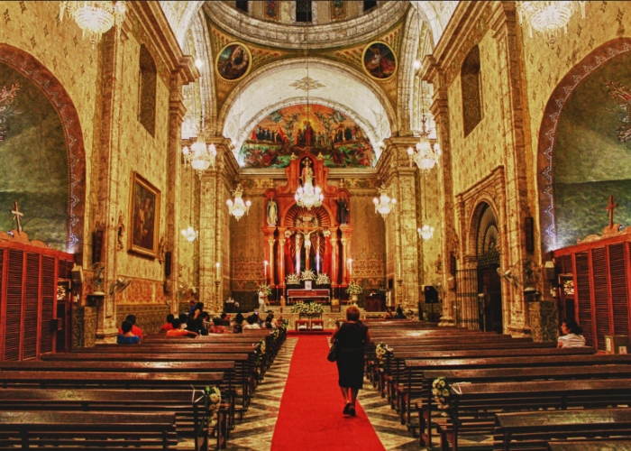 Que las iglesias paguen impuestos por exprimir a sus fieles