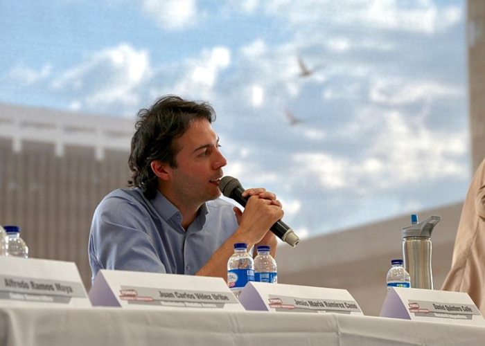 ¿El uribismo le cantó la guerra al alcalde de Medellín?