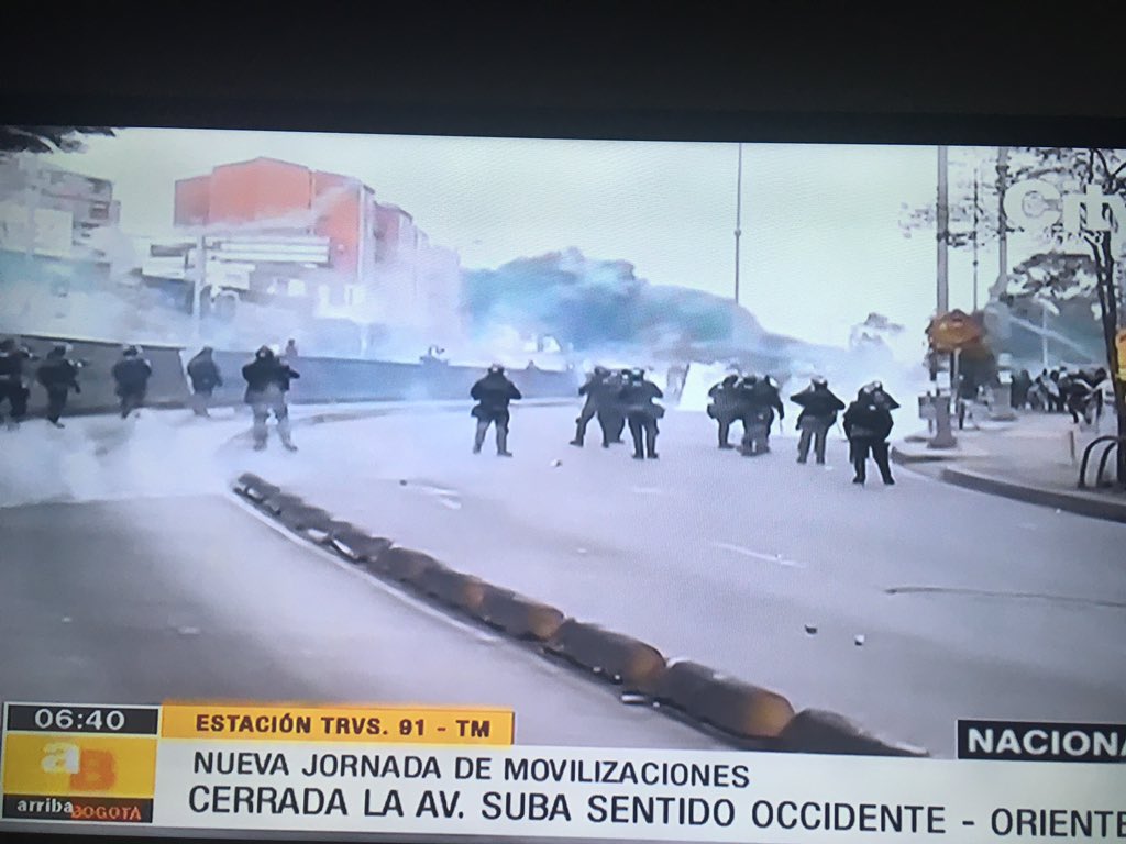 Arrancó el caos en Bogotá: Claudia López manda el Esmad al portal Suba.  Videos