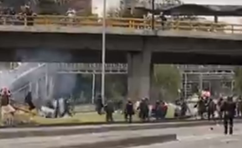 Con Claudia el Esmad sigue repartiendo bolillo ventiado. Video