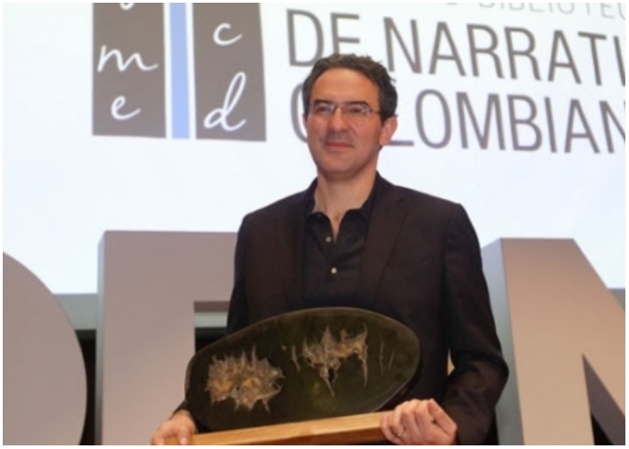 Juan Gabriel Vásquez se quedó con el Premio Biblioteca Narrativa Colombiana