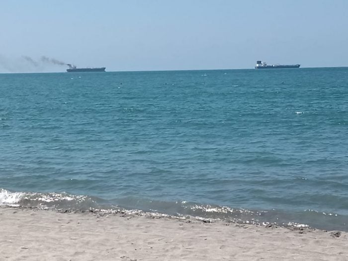  - Los barcos que están acabando con las playas de Santa Marta