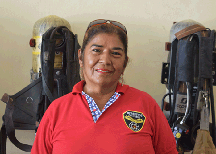 Esther Inés Fernández, la profesora que cumplió su sueño de ser bombera