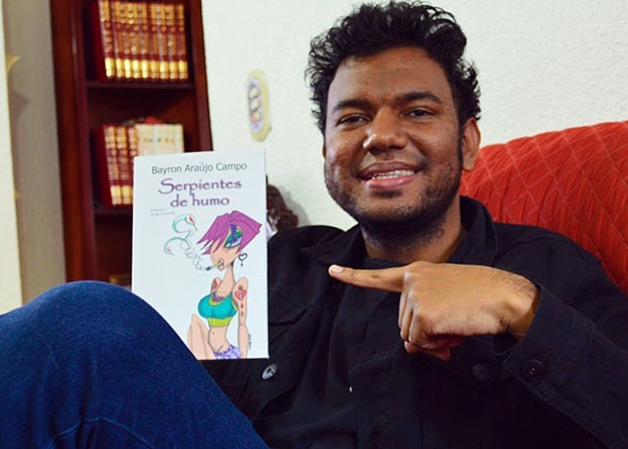 'Serpientes de humo', el libro con el que Bayron Araújo Campo se estrena en México