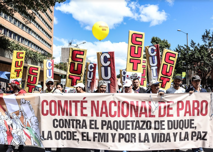 No merecemos tanto esfuerzo de su parte, por favor no protesten más por mí