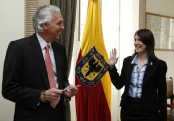 Una nueva contradicción de Claudia López - -- Las2orillas - Una nueva contradicción de Claudia López