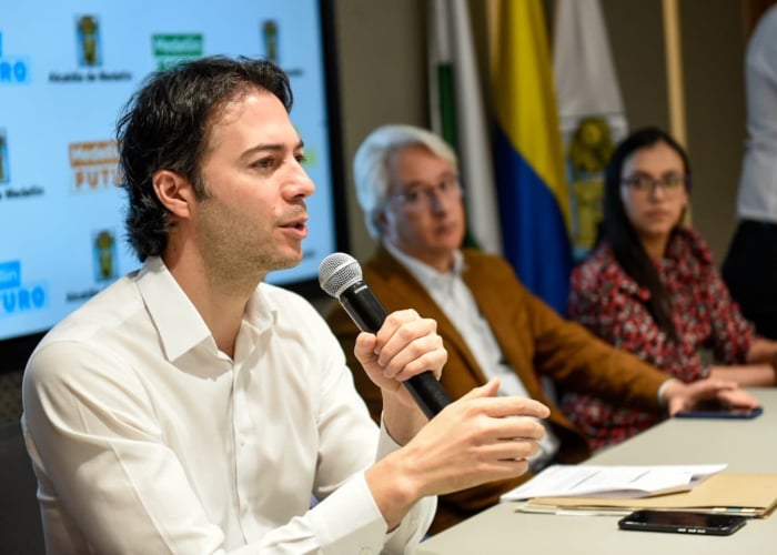 ¿El alcalde de Medellín se acobardó con las protestas?