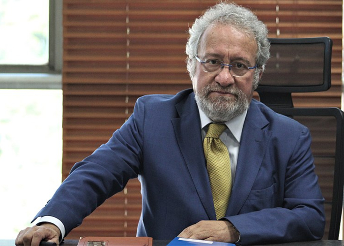 ¡Señor rector de la Universidad Distrital, por favor renuncie!