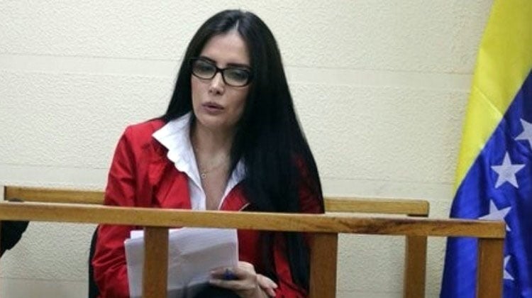 ¿Ahora es Doña Aída Mamerlano?