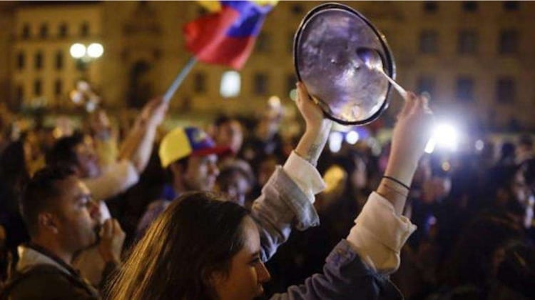 Tanto rueda el cántaro hasta que las clases medias estallan