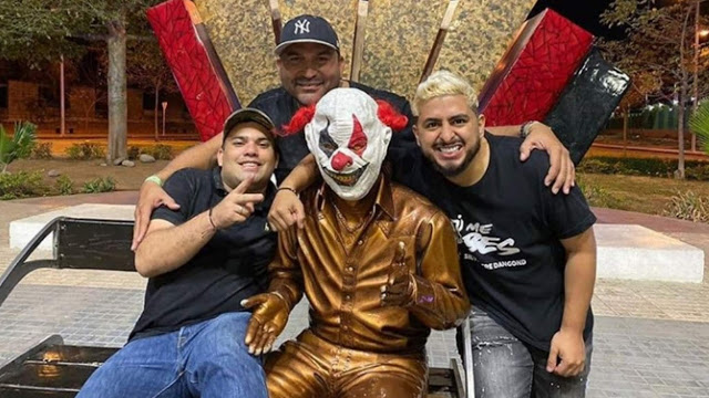  - ¿Diomedes Díaz era un payaso? Indignación por foto con su estatua en Valledupar