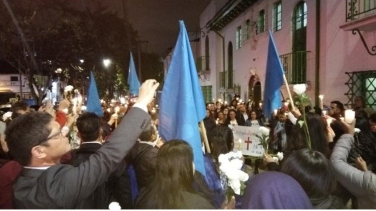 ¿Con qué derecho los hombres uribistas pontifican contra el aborto?