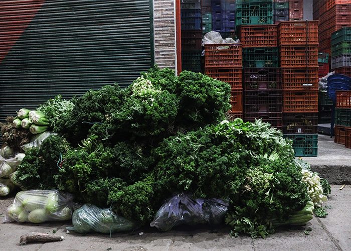  - En Corabastos nadie se detiene para que la comida no falte