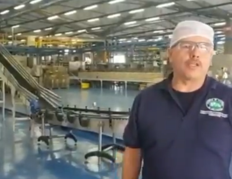 La fábrica de licores de Antioquia tiene alcohol para regalar pero el Ministerio de Salud no lo recoge