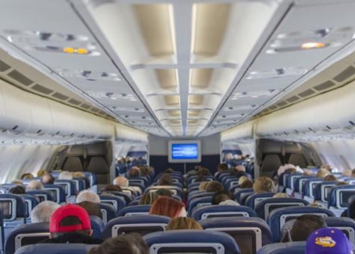 ¿Cómo se propaga y se previene el Coronavirus en los aviones?