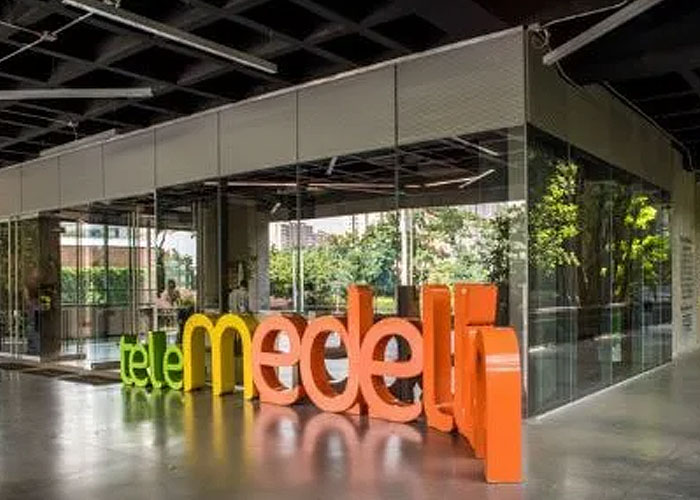 Rabia con Telemedellín: En medio de la crisis paga 200 millones para transmitir desde un hotel de lujo