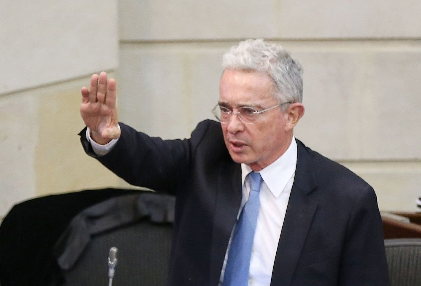 Uribe, en plena crisis del Coronavirus, hace un pedido por la paz de Colombia