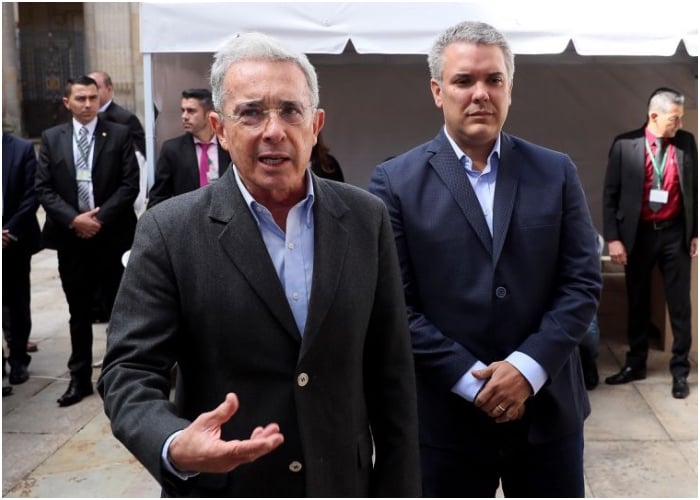 Uribe le insiste a Duque: cuarentena total ya