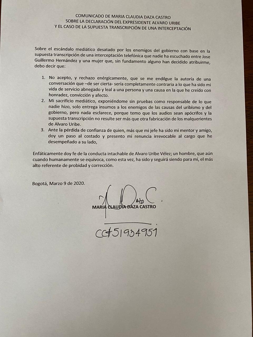  - Primer efecto Ñeñepolítica: renuncia la asesora de Uribe