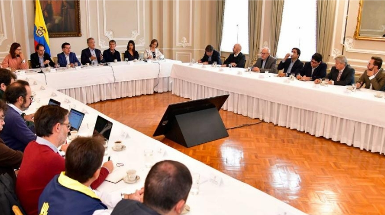 El gobierno y los empresarios deben escuchar a los trabajadores