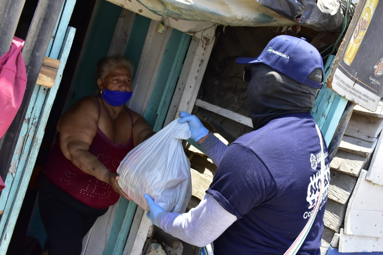 Una empresa privada adopta barrios enteros en Barranquilla en medio de la cuarentena para que no falte la comida