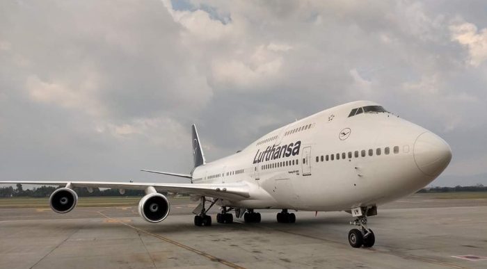 Foto: @BOG_ELDORADO - En un Boeing 747-400, salen los últimos turistas europeos de Colombia