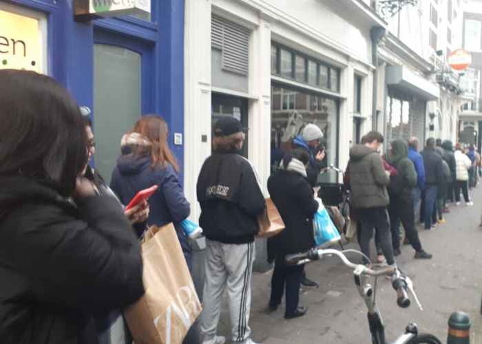 Colas para comprar marihuana ante cierres por Coronavirus