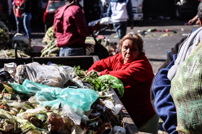  - En Corabastos nadie se detiene para que la comida no falte