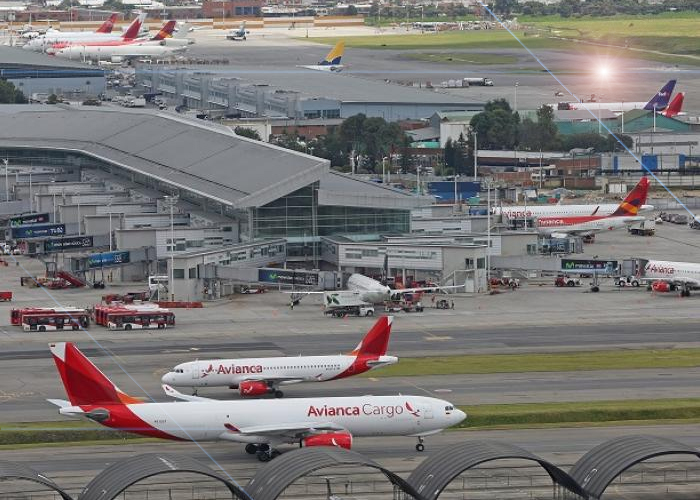 Industria aérea colombiana pide auxilio económico